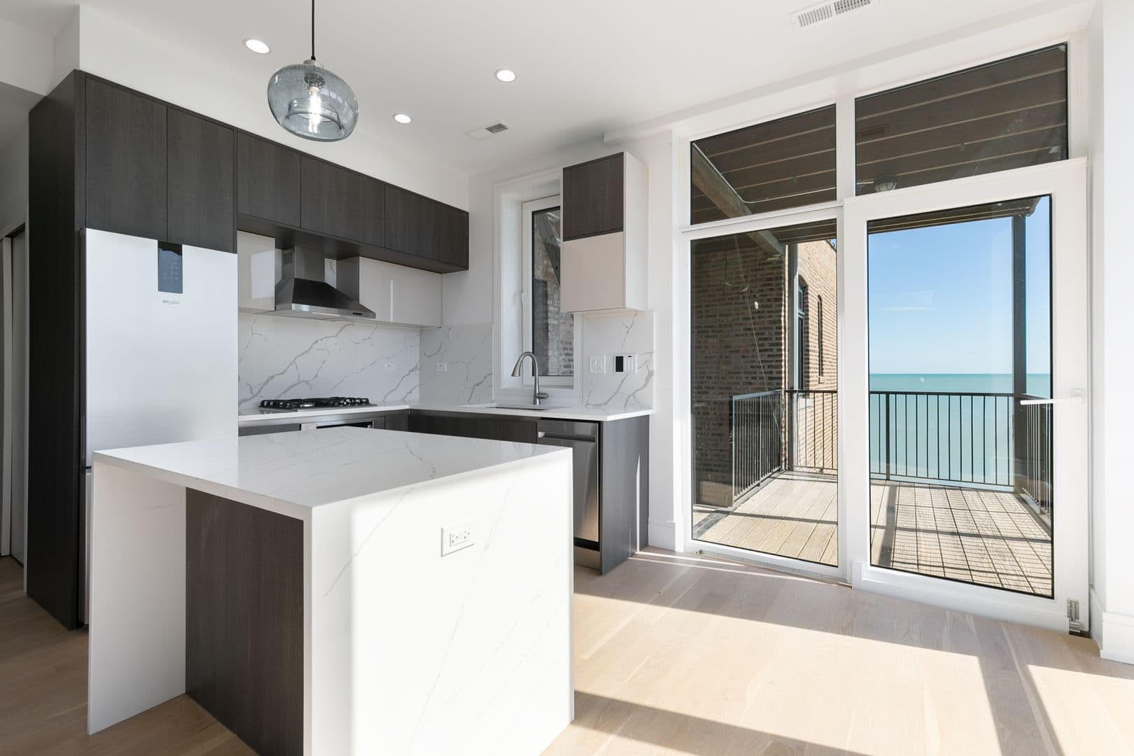 Chicago Apartment: 7729-31 N Eastlake Terrace