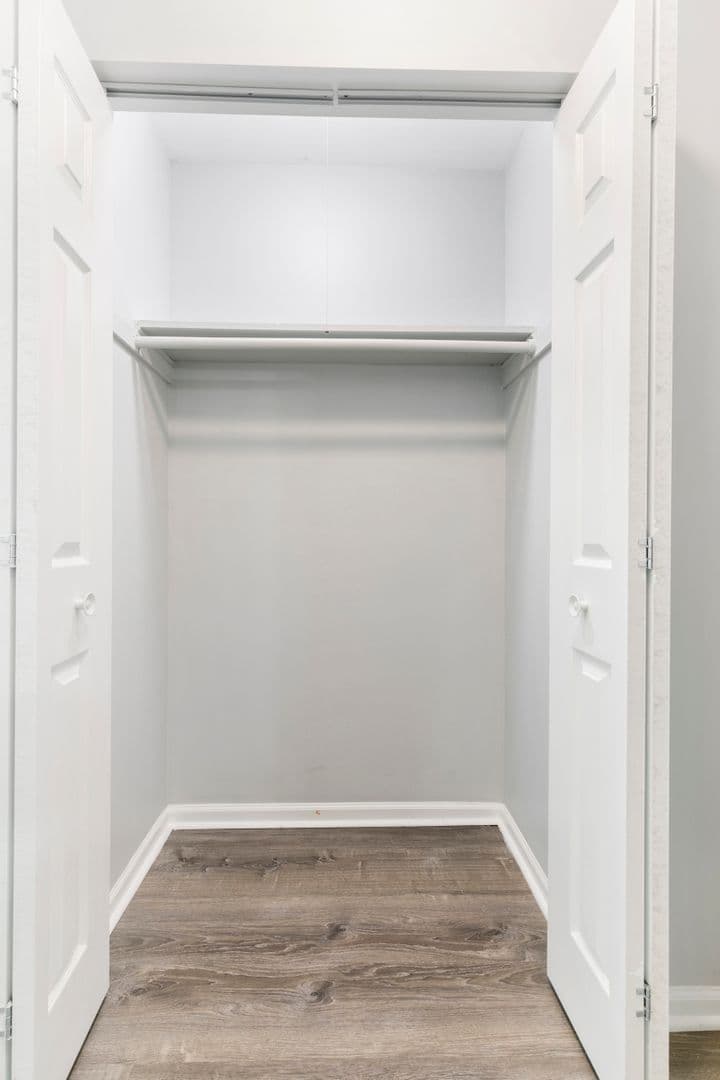 Chicago Apartment: 6001 N Kenmore Avenue