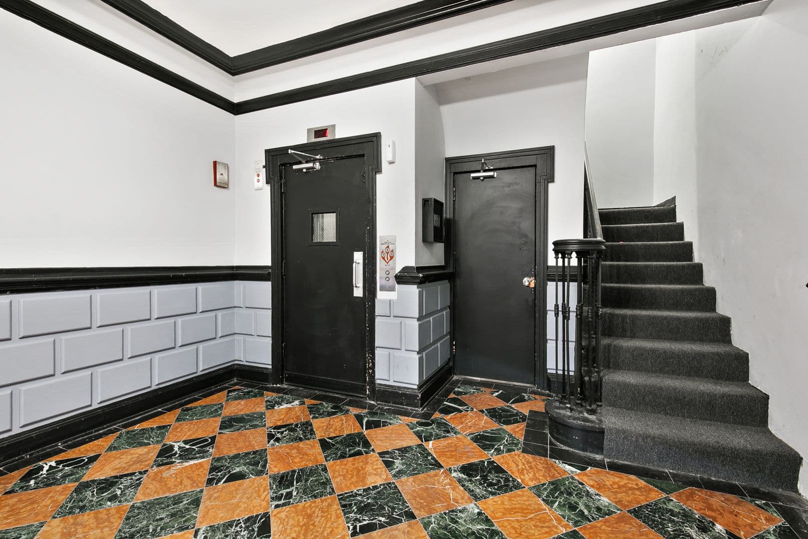 Chicago Apartment: 7450-7456 N Greenview Ave