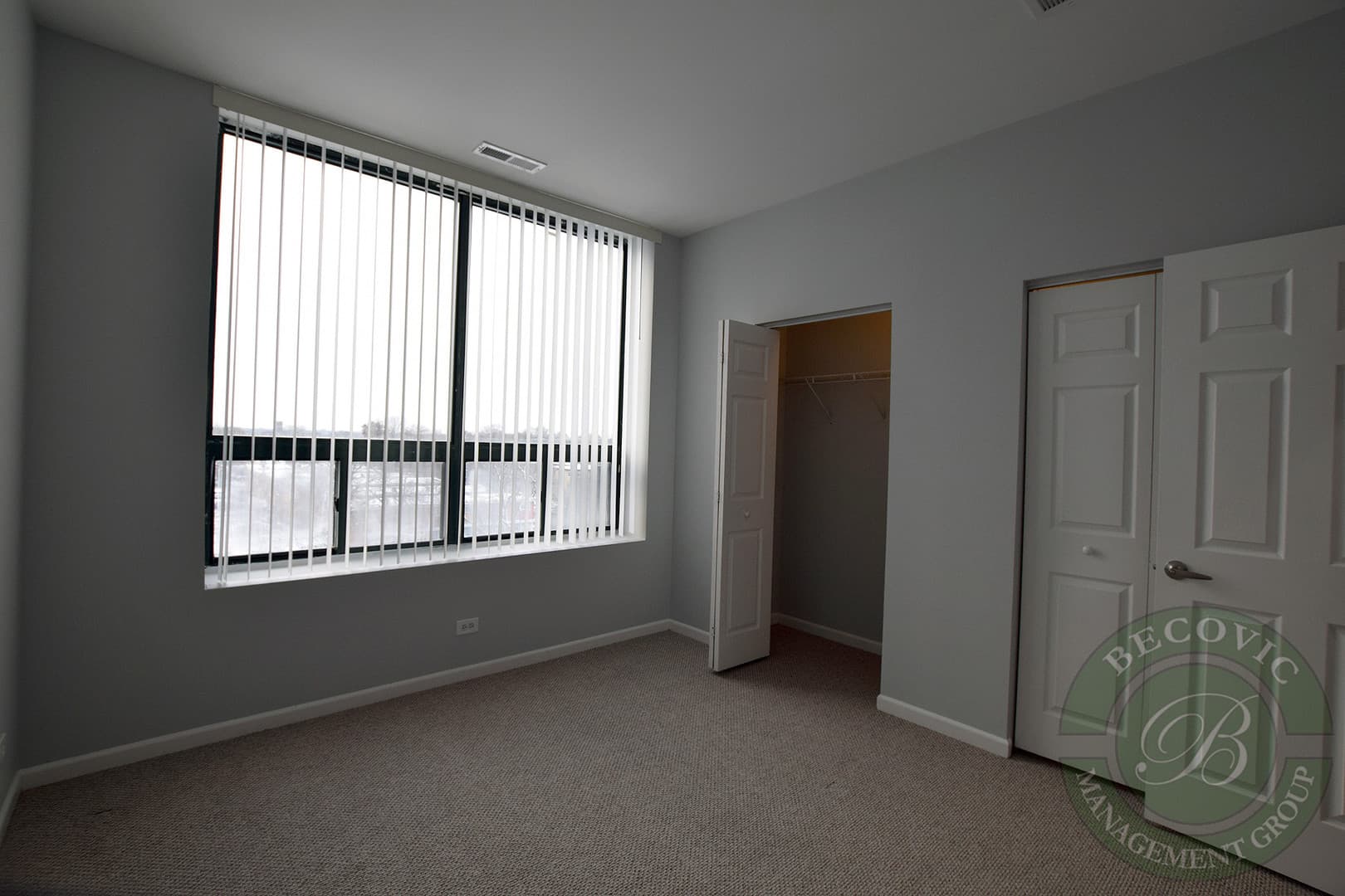 Chicago Apartment: 2451 W Howard Street