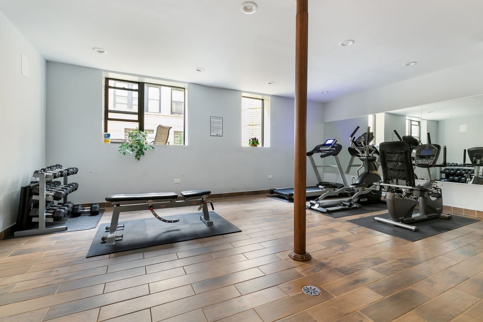 Chicago Apartment: 3631-41 W Dickens Ave