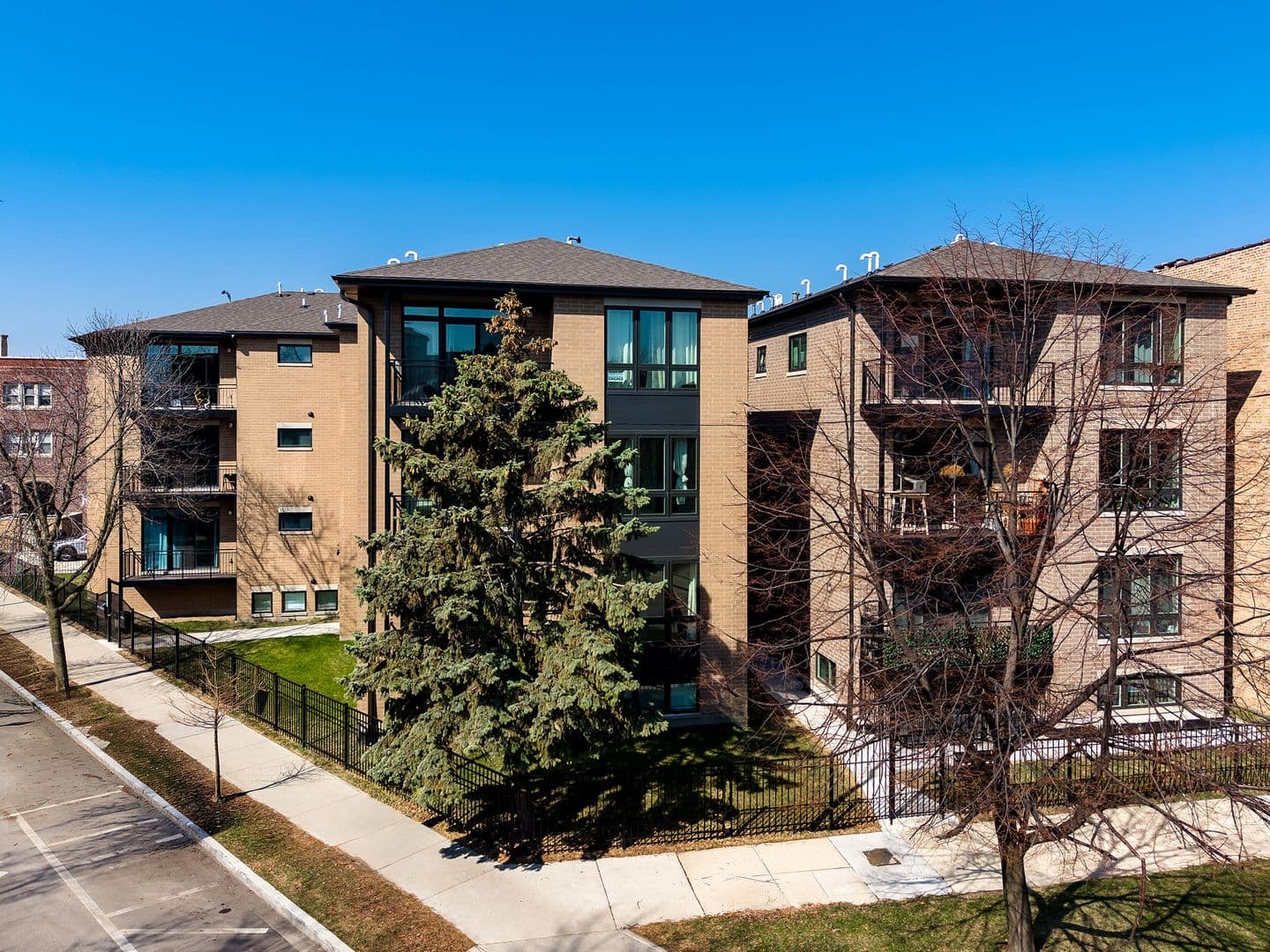 Chicago Apartment: 7428 N. Rogers Ave.