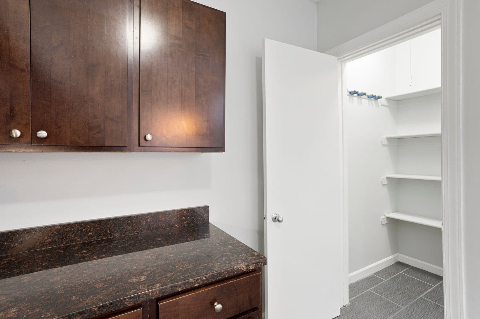 Chicago Apartment: 7700-7706 N Marshfield Ave; 1638-1642 W Jonquil Ter