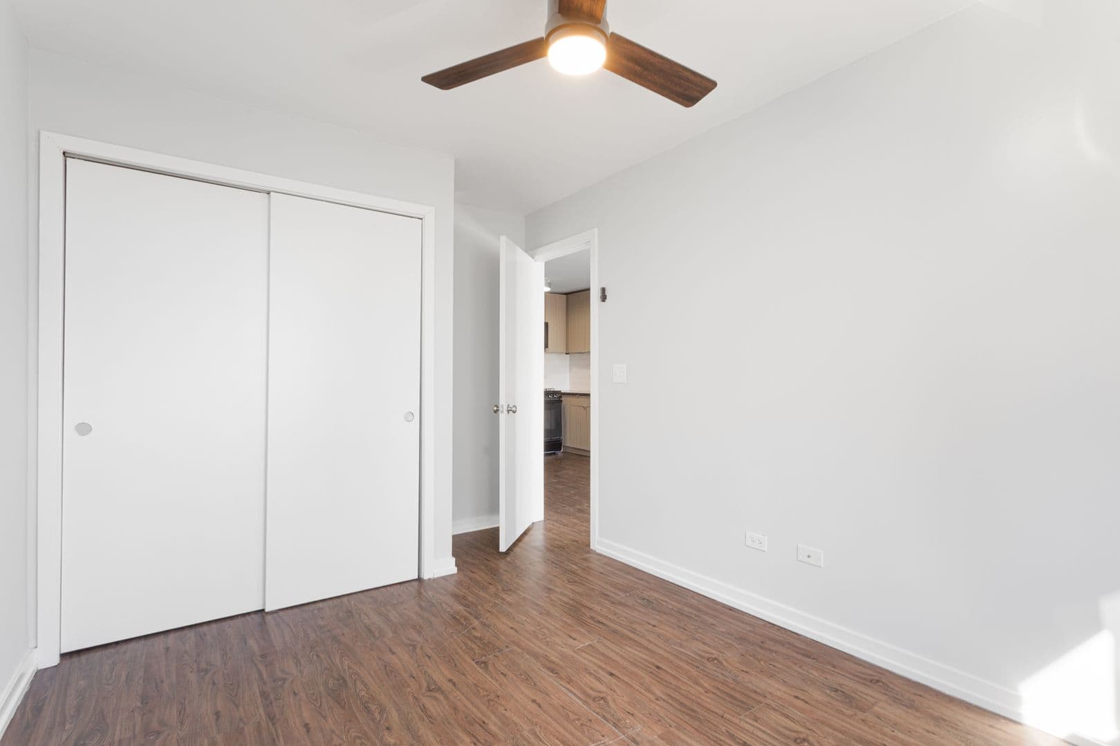 Chicago Apartment: 6134 N Kenmore