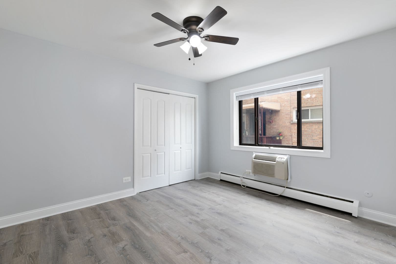 Chicago Apartment: 6826 N Ridge Blvd