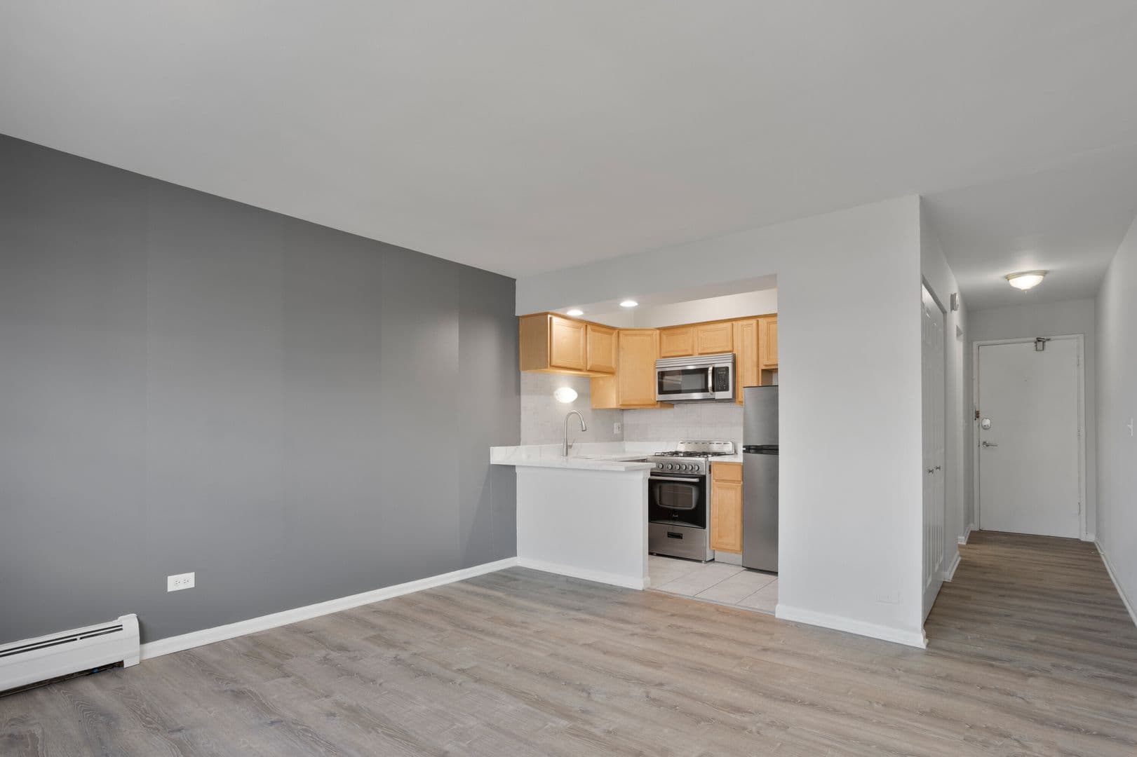 Chicago Apartment: 6758 N. Sheridan Rd.