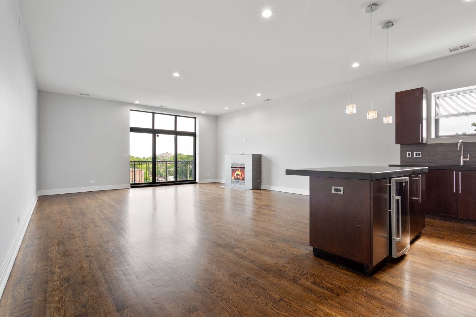 Chicago Apartment: 1412 W Morse