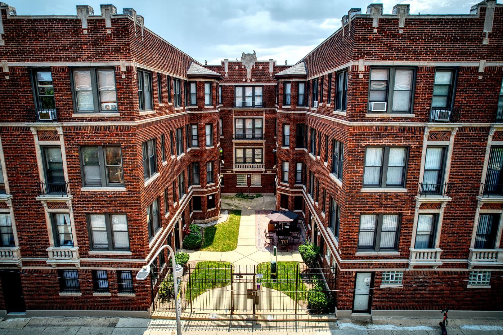 Chicago Apartment: 1649-1655 W. Jonquil