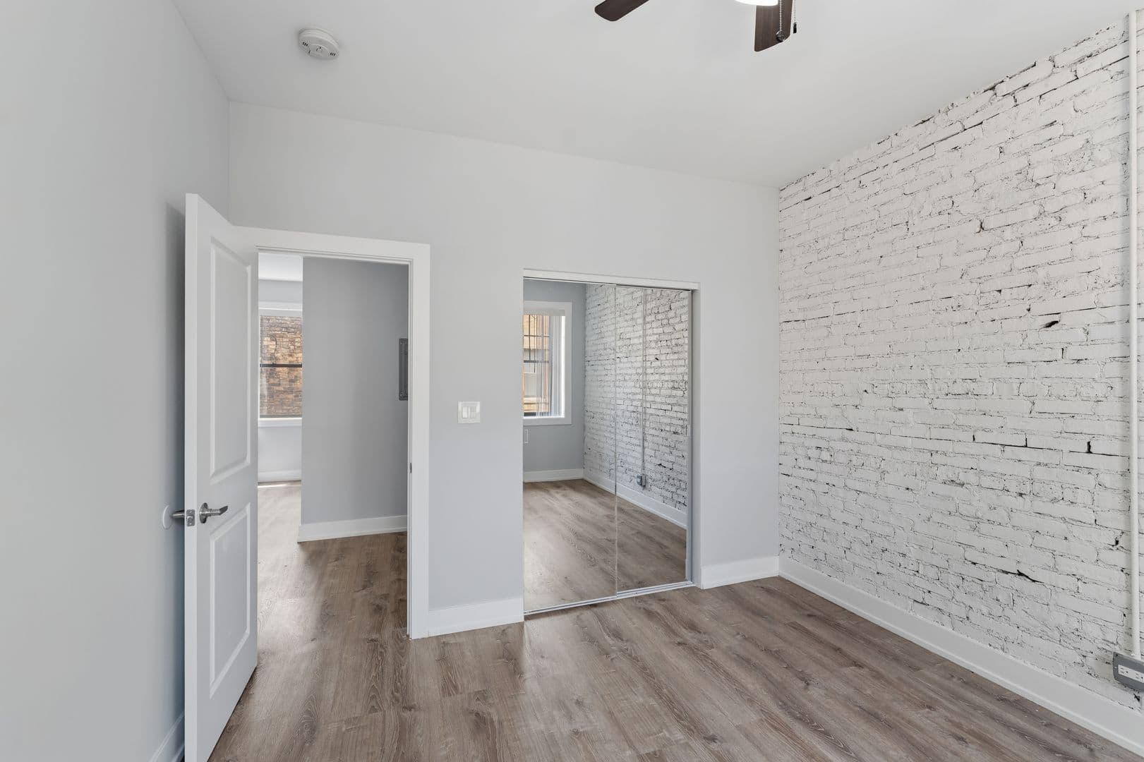 Chicago Apartment: 7618 - 26 N.Eastlake Terrace