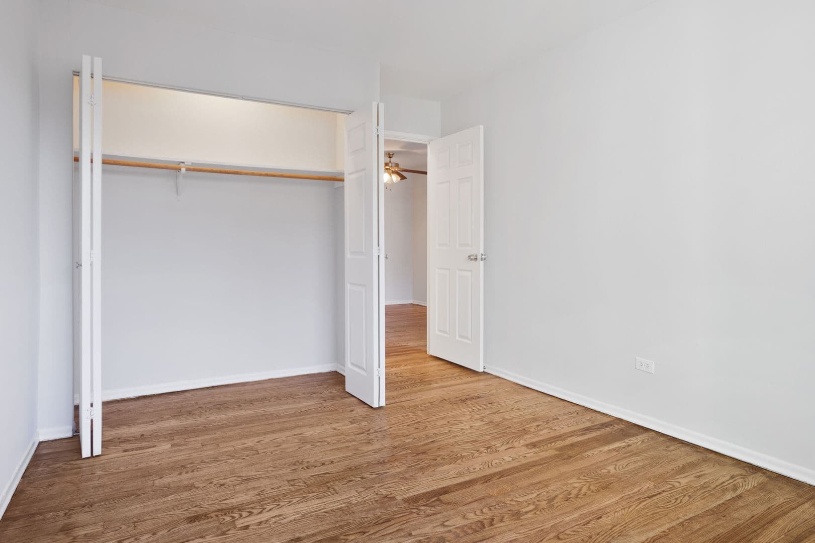 Chicago Apartment: 6758 N. Sheridan Rd.