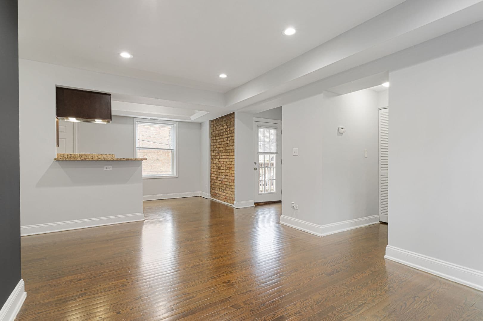 Chicago Apartment: 7722-7734 N Ashland Ave