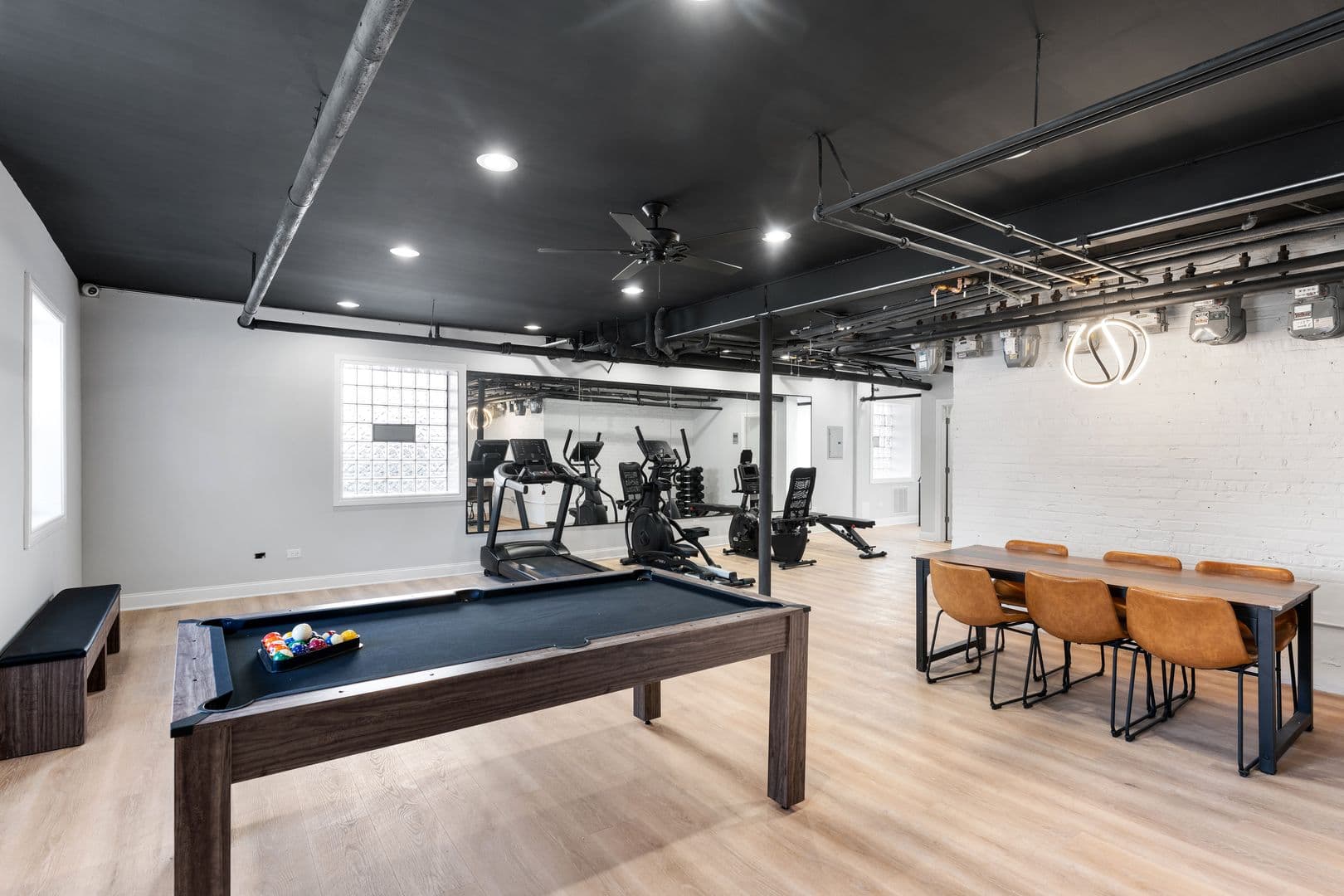 Chicago Apartment: 7381-89 N. Damen Ave