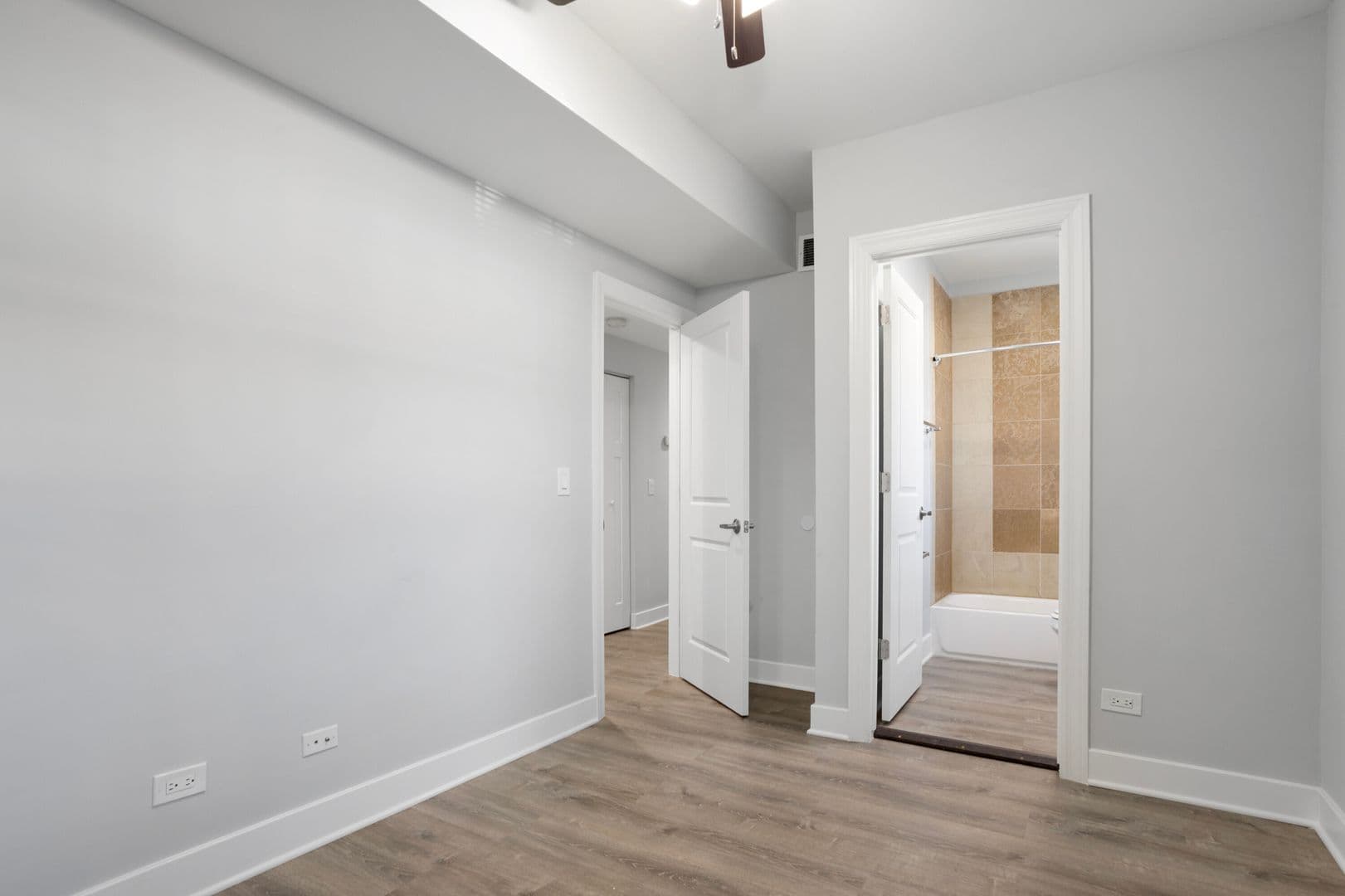 Chicago Apartment: 7357-67 N Ashland Ave
