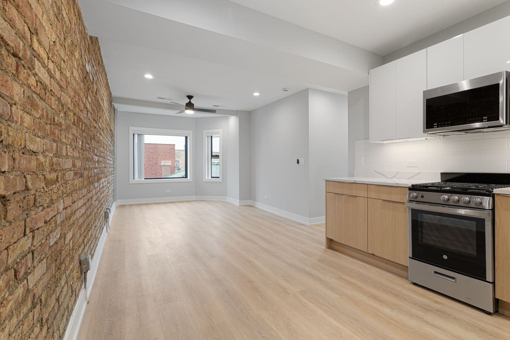 Chicago Apartment: 1548-1558.5 W Juneway