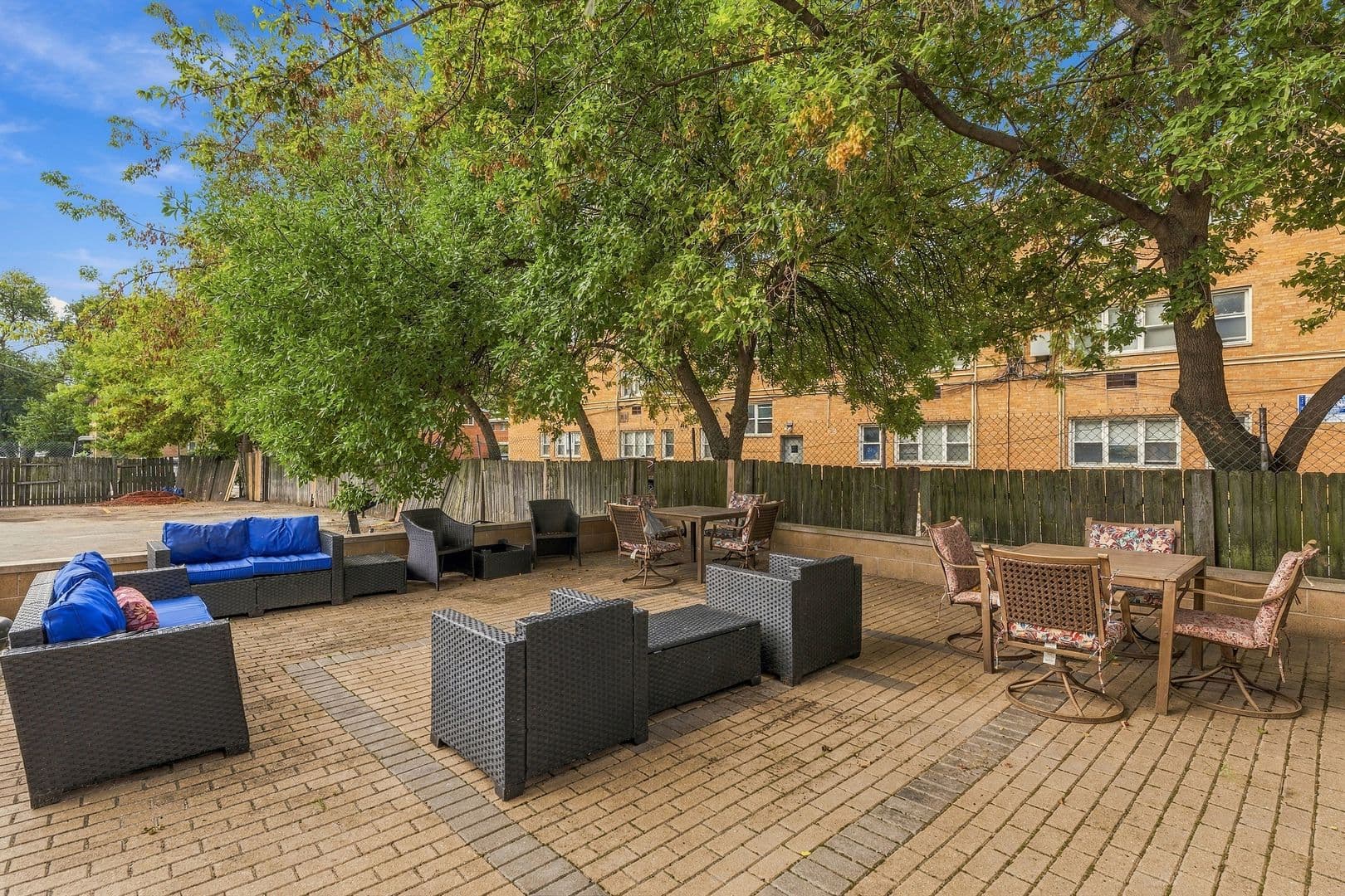 Chicago Apartment: 2451 W Howard Street