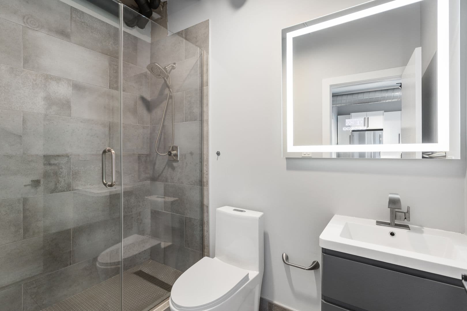 Chicago Apartment: 7645 N Sheridan Rd