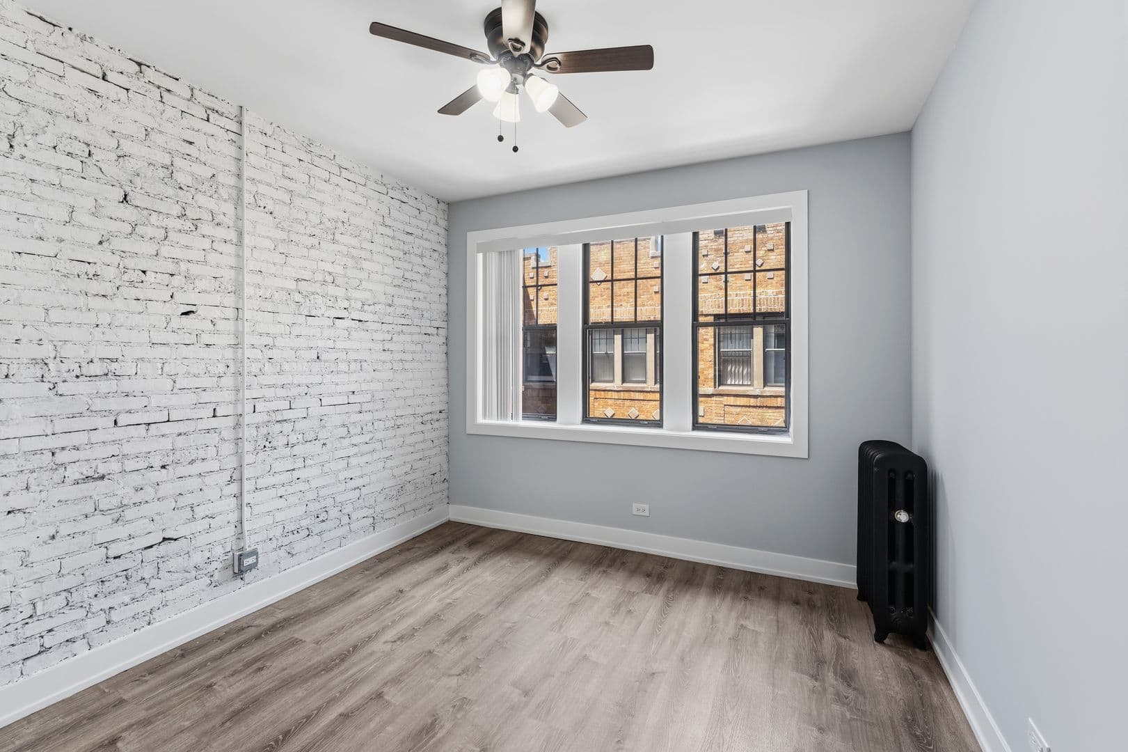 Chicago Apartment: 7618 - 26 N.Eastlake Terrace