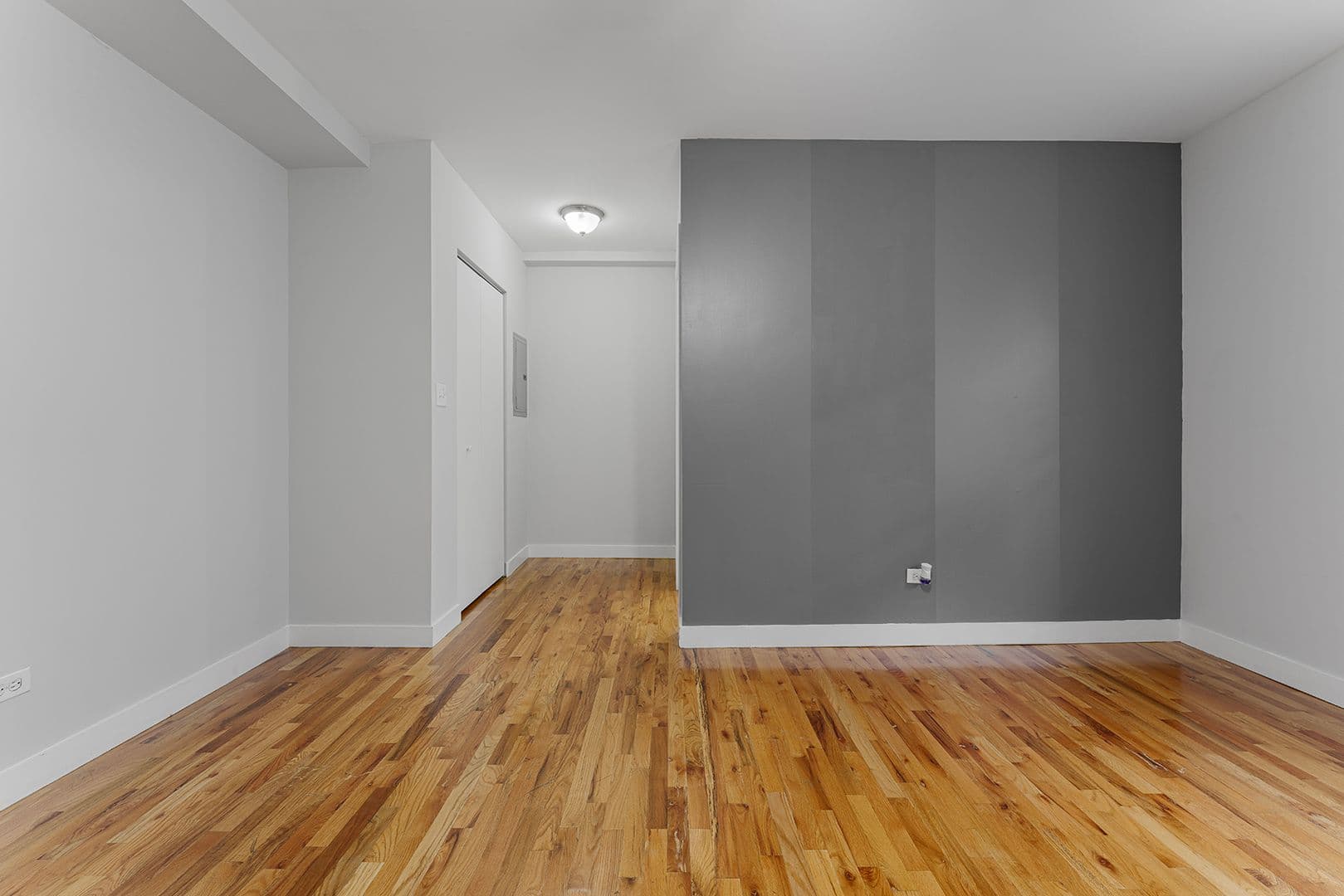 Chicago Apartment: 7450-7456 N Greenview Ave