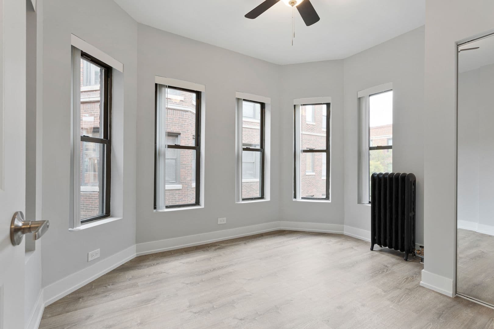 Chicago Apartment: 1649-1655 W. Jonquil