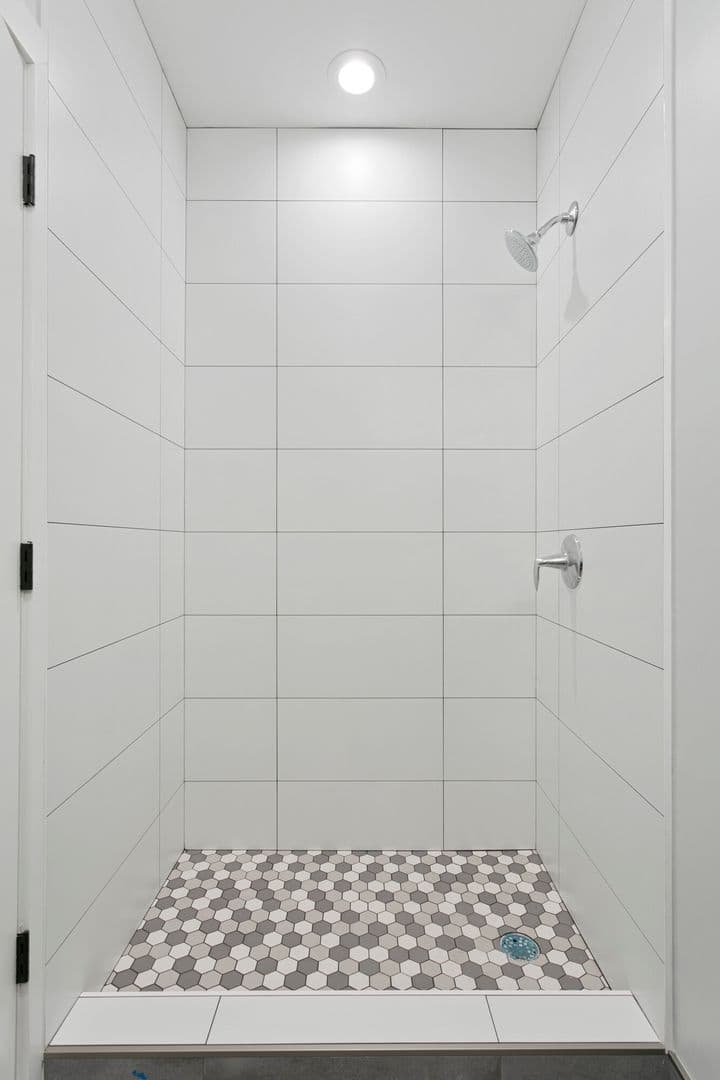 Chicago Apartment: 7736-42 N Eastlake Terrace