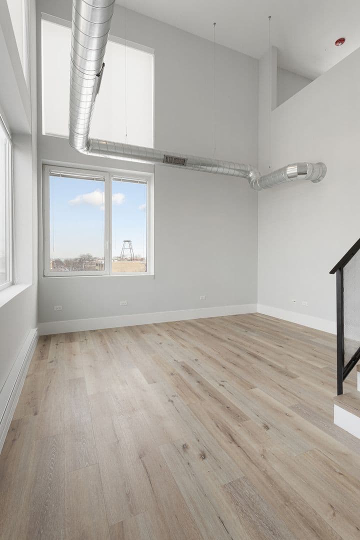 Chicago Apartment: 1531 W Howard Street