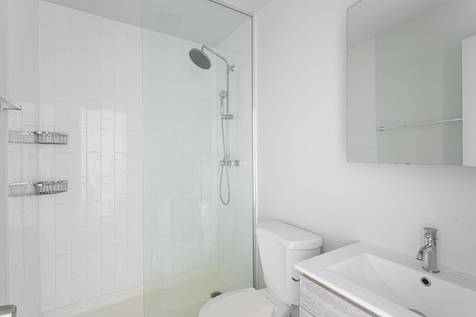 Chicago Apartment: 1325 W Wilson Avenue
