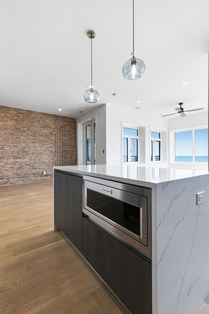 Chicago Apartment: 7729-31 N Eastlake Terrace