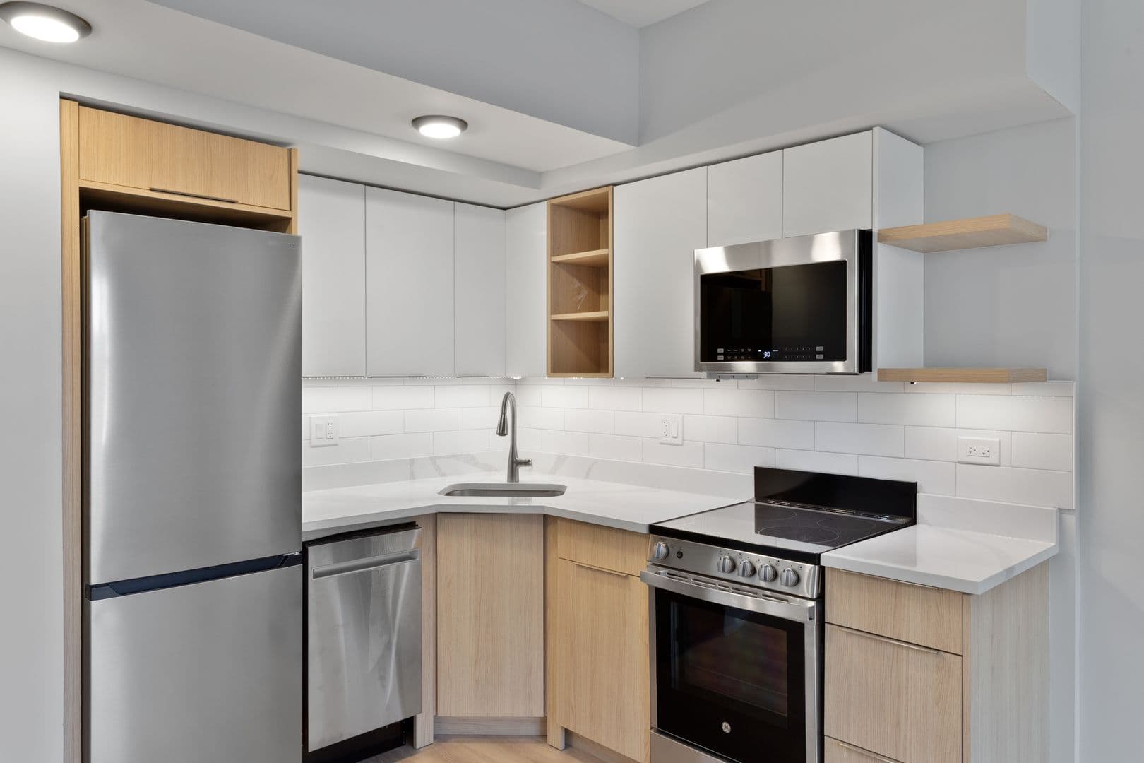 Chicago Apartment: 1632-44 W. Howard