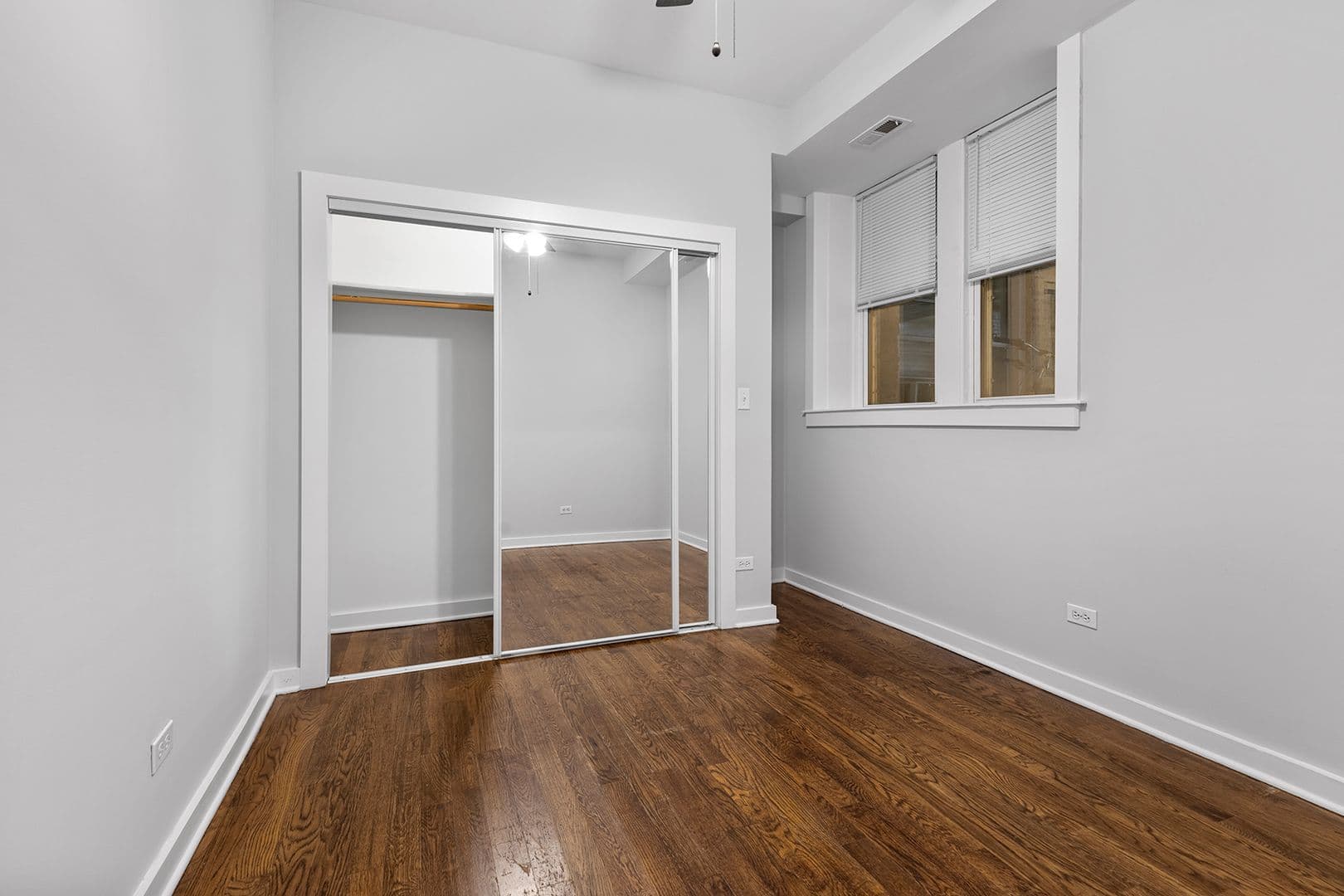 Chicago Apartment: 1456-1460 W Fargo Ave