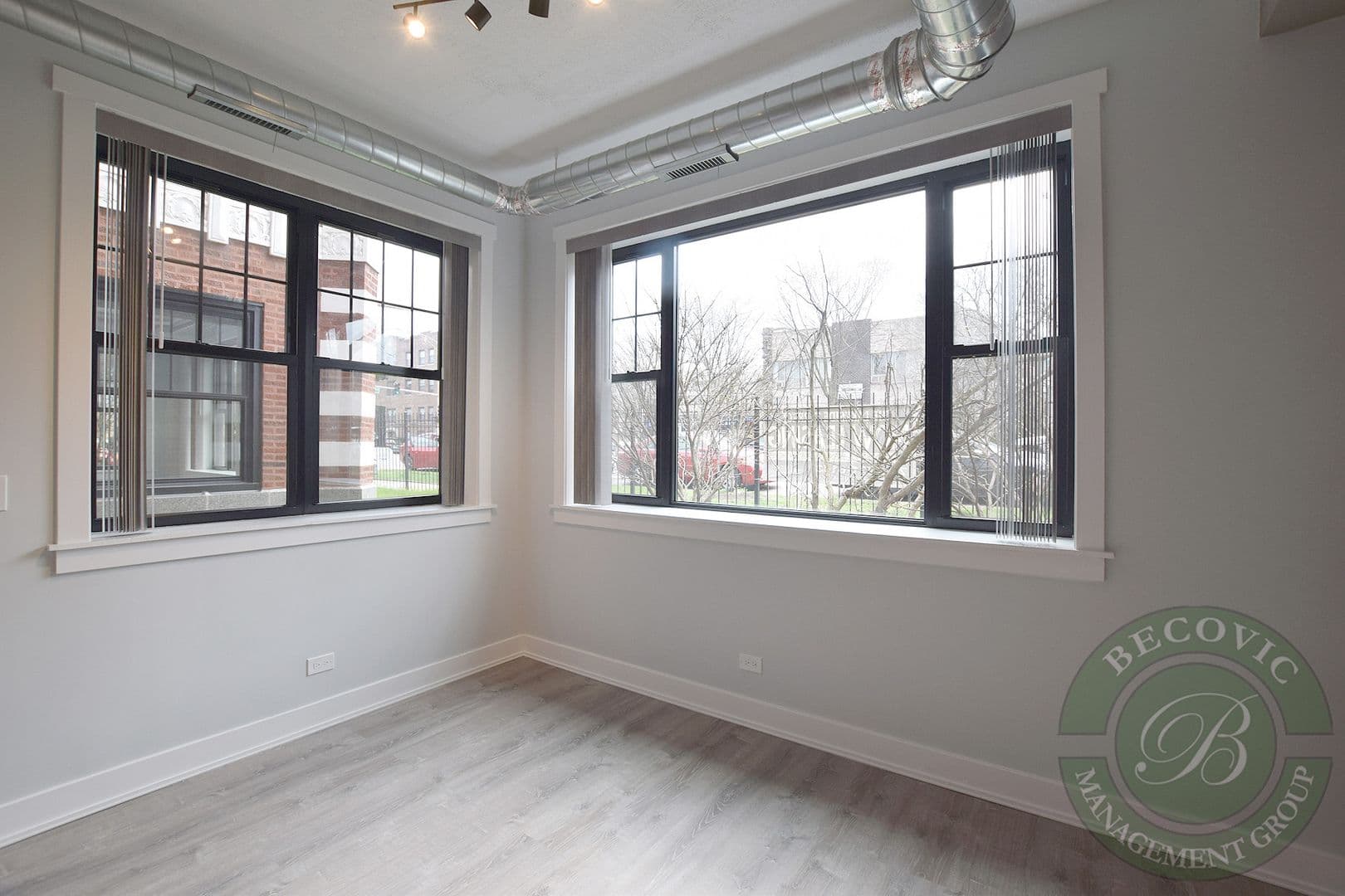 Chicago Apartment: 7645 N Sheridan Rd