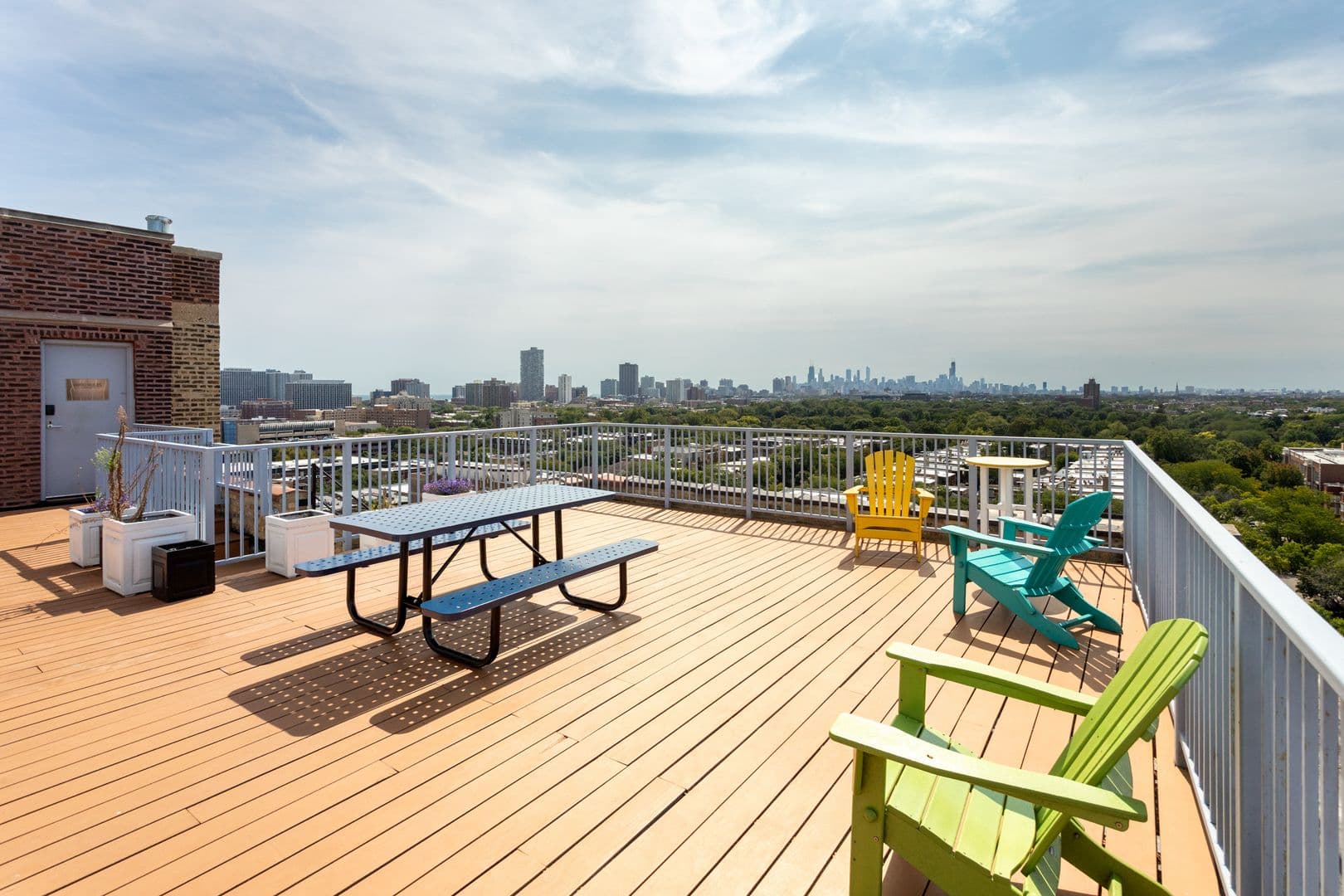 Chicago Apartment: 1325 W Wilson Avenue