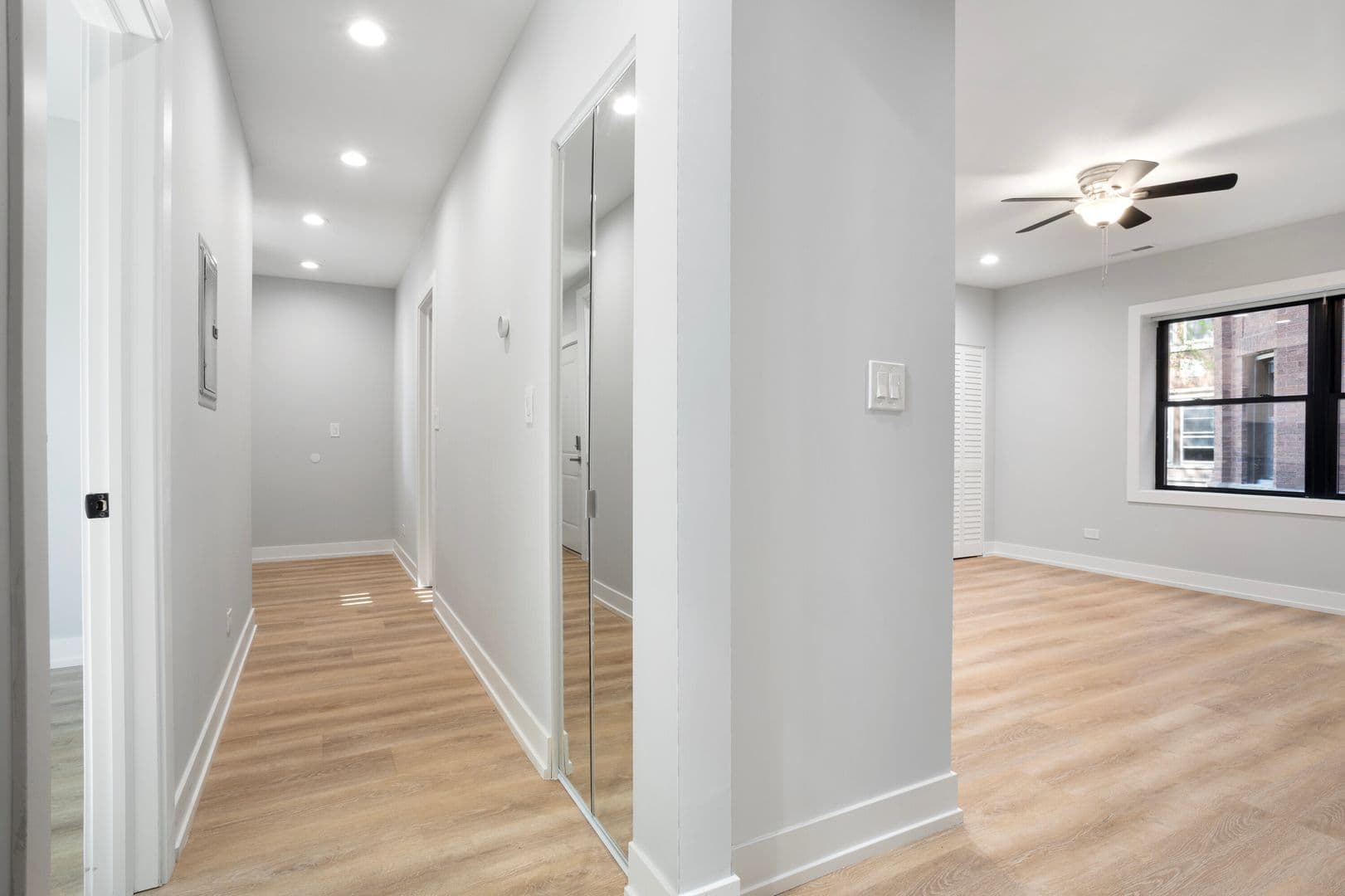 Chicago Apartment: 1548-1558.5 W Juneway
