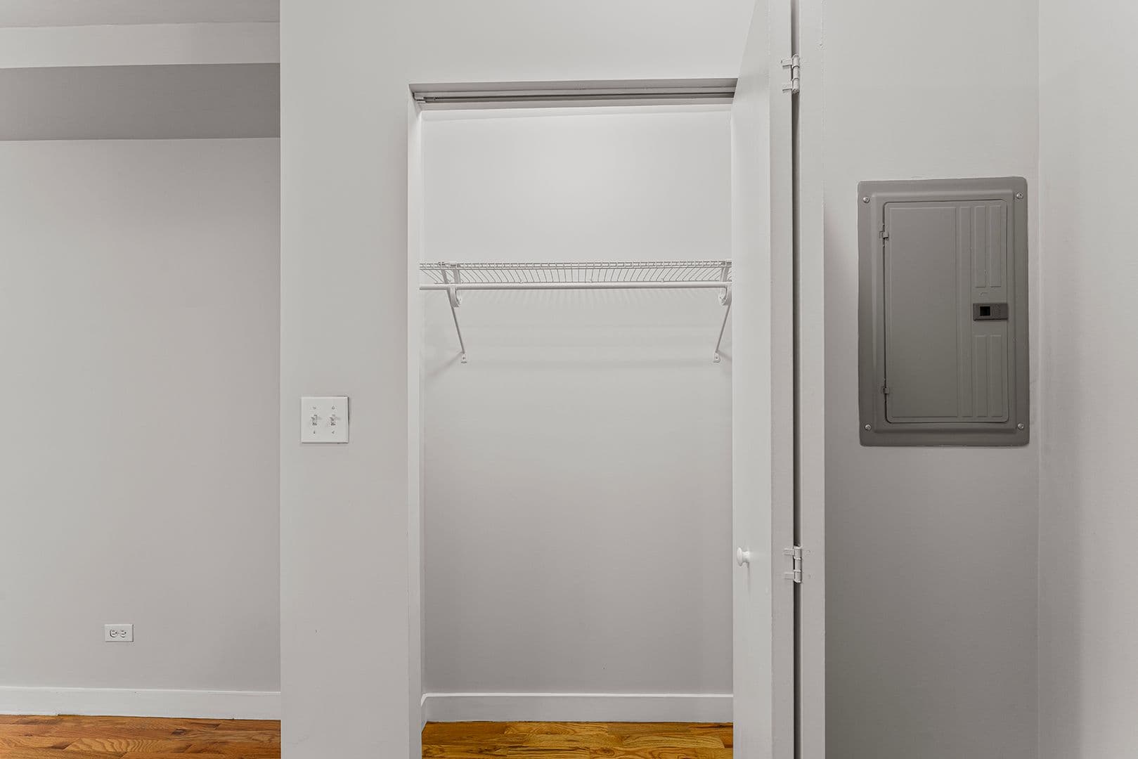 Chicago Apartment: 7450-7456 N Greenview Ave