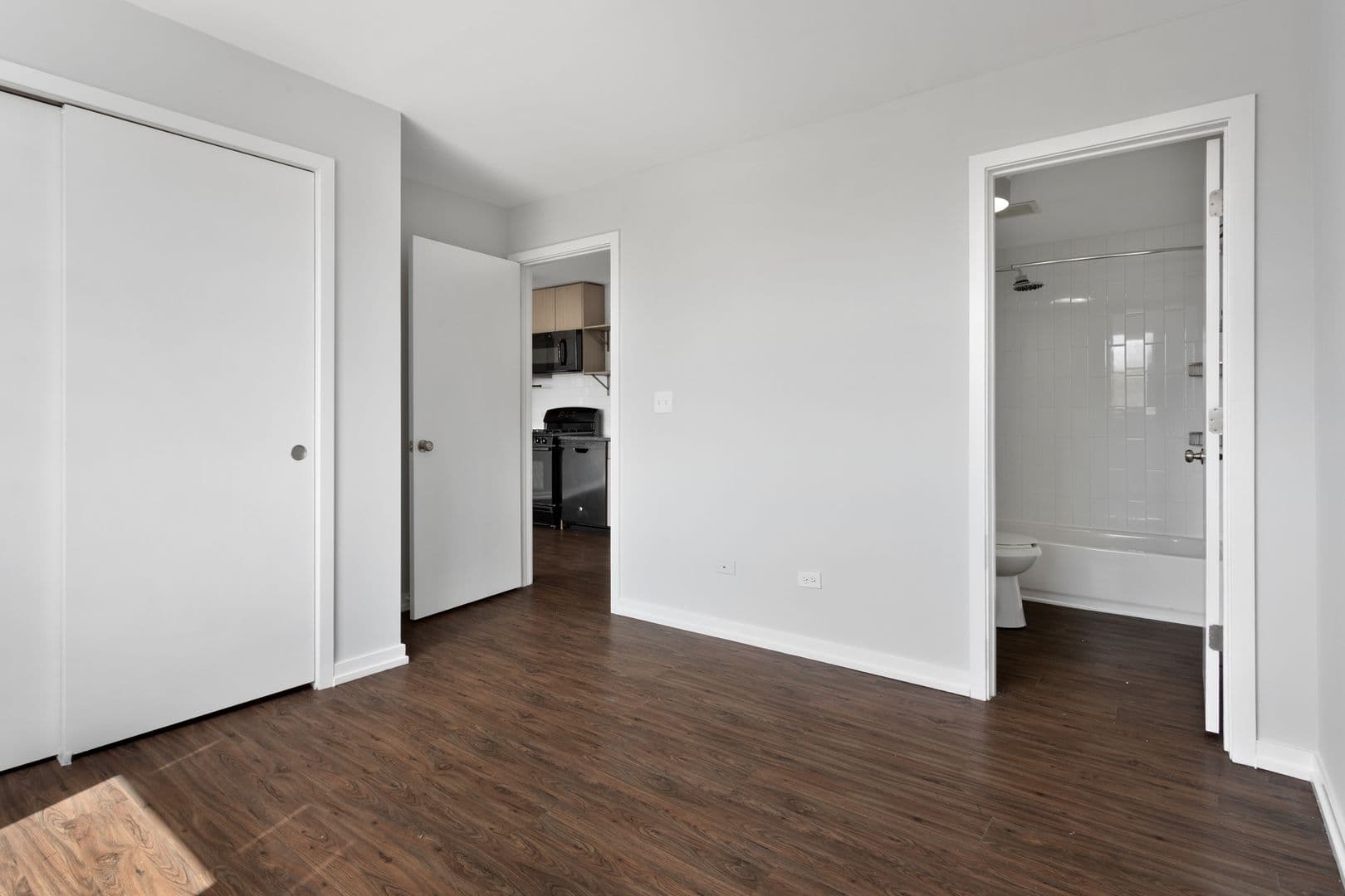 Chicago Apartment: 6134 N Kenmore
