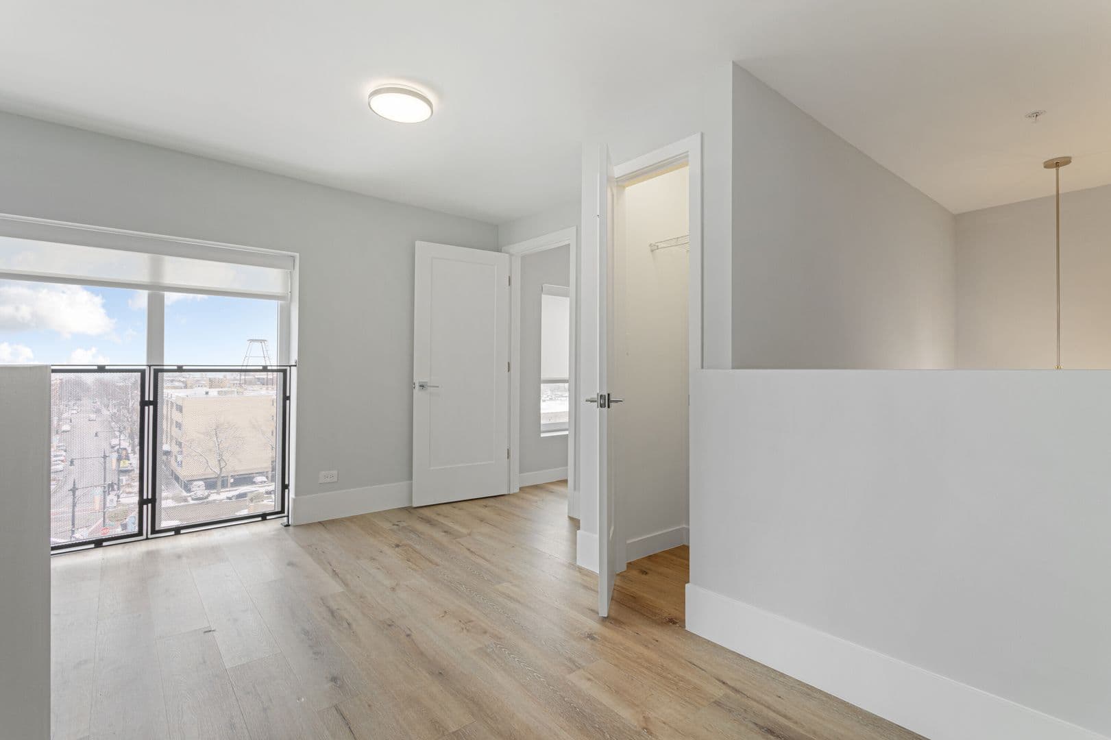 Chicago Apartment: 1531 W Howard Street