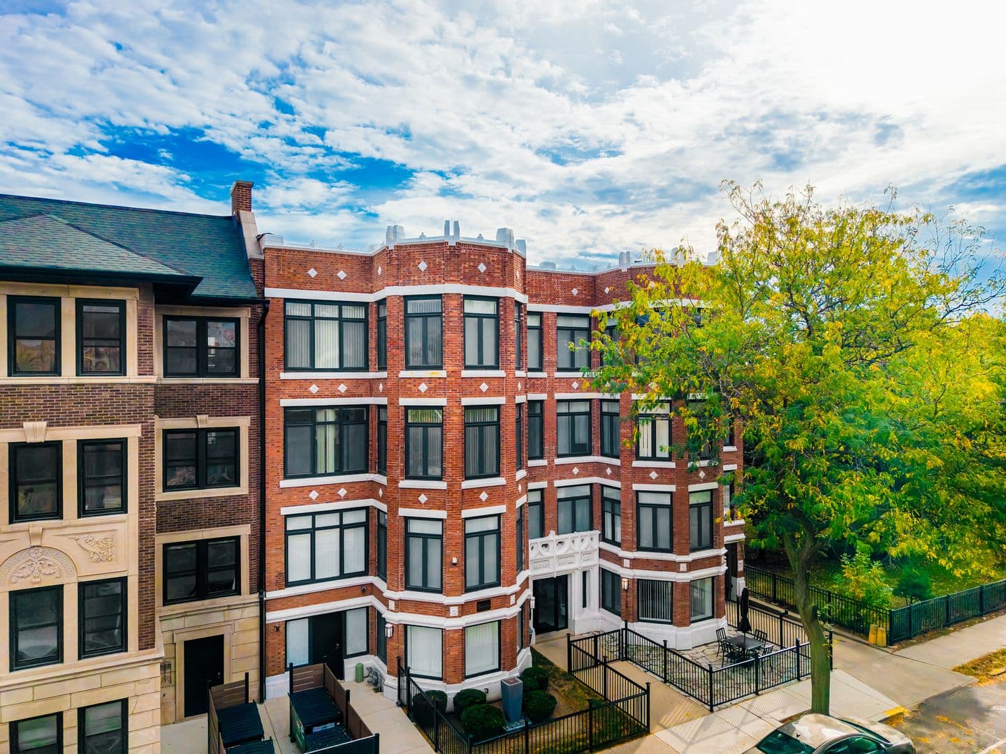 Chicago Apartment: 7729-31 N Eastlake Terrace