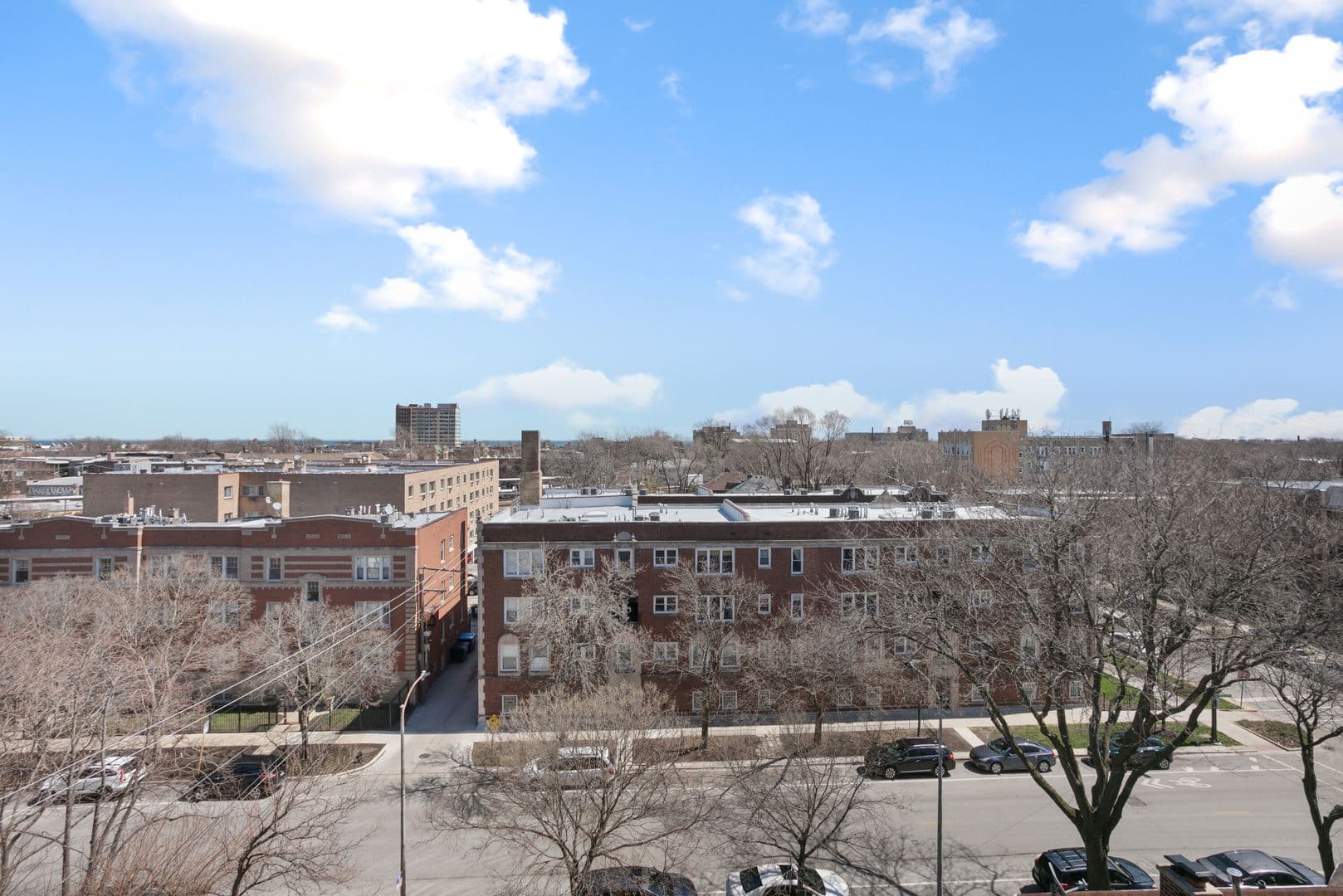 Chicago Apartment: 1608 W Sherwin Ave
