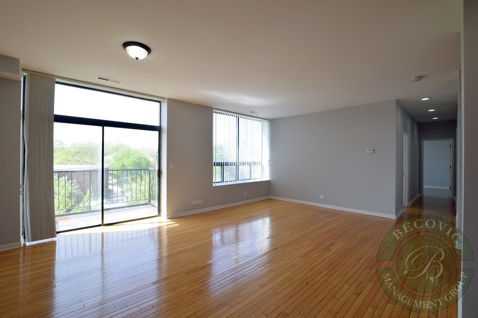 Chicago Apartment: 2451 W Howard Street