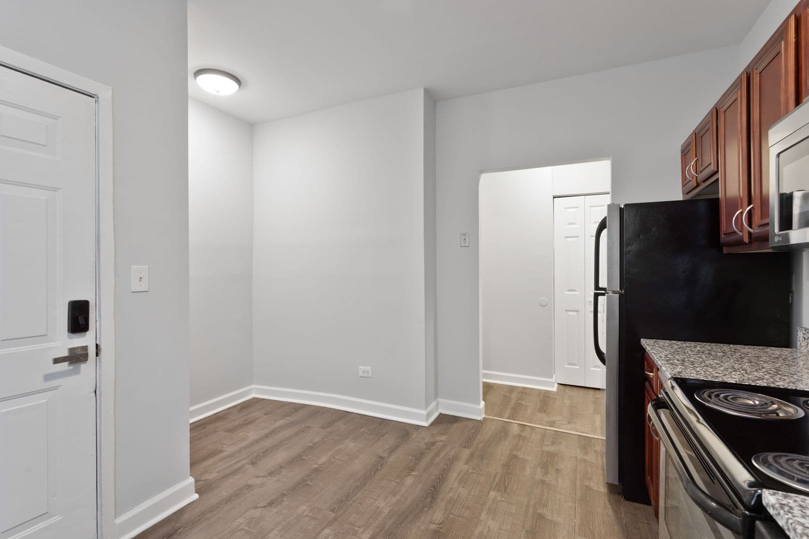 Chicago Apartment: 3631-41 W Dickens Ave