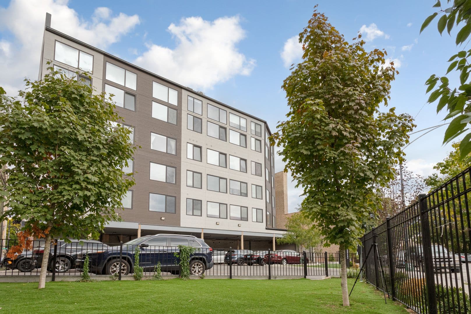 Chicago Apartment: 1531 W Howard Street