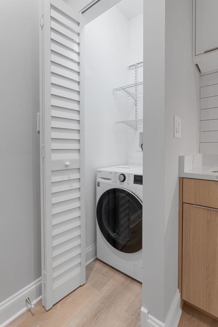 Chicago Apartment: 1627-35 W Chase Ave.