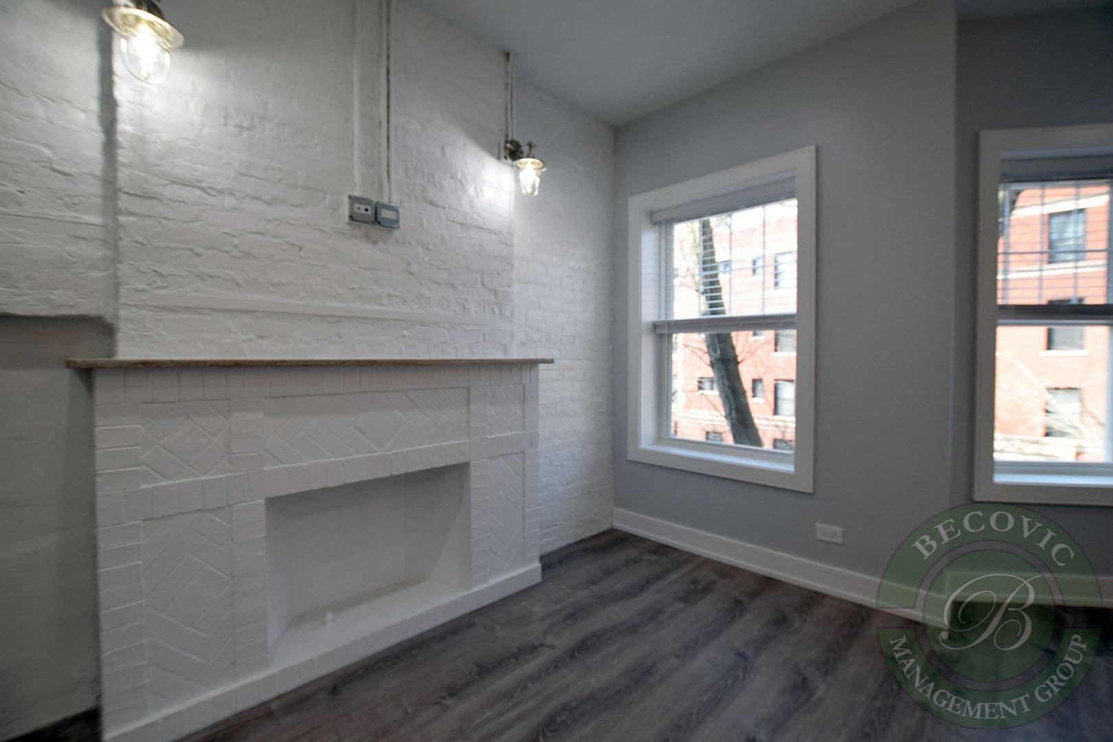 Chicago Apartment: 6035-6045 N Winthrop