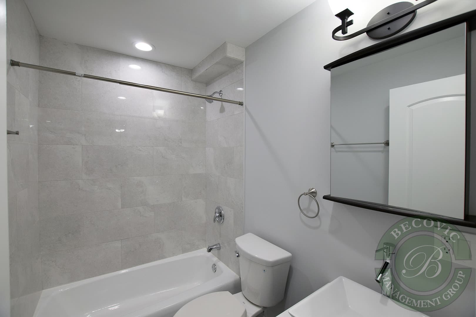 Chicago Apartment: 6201 N Kenmore Ave