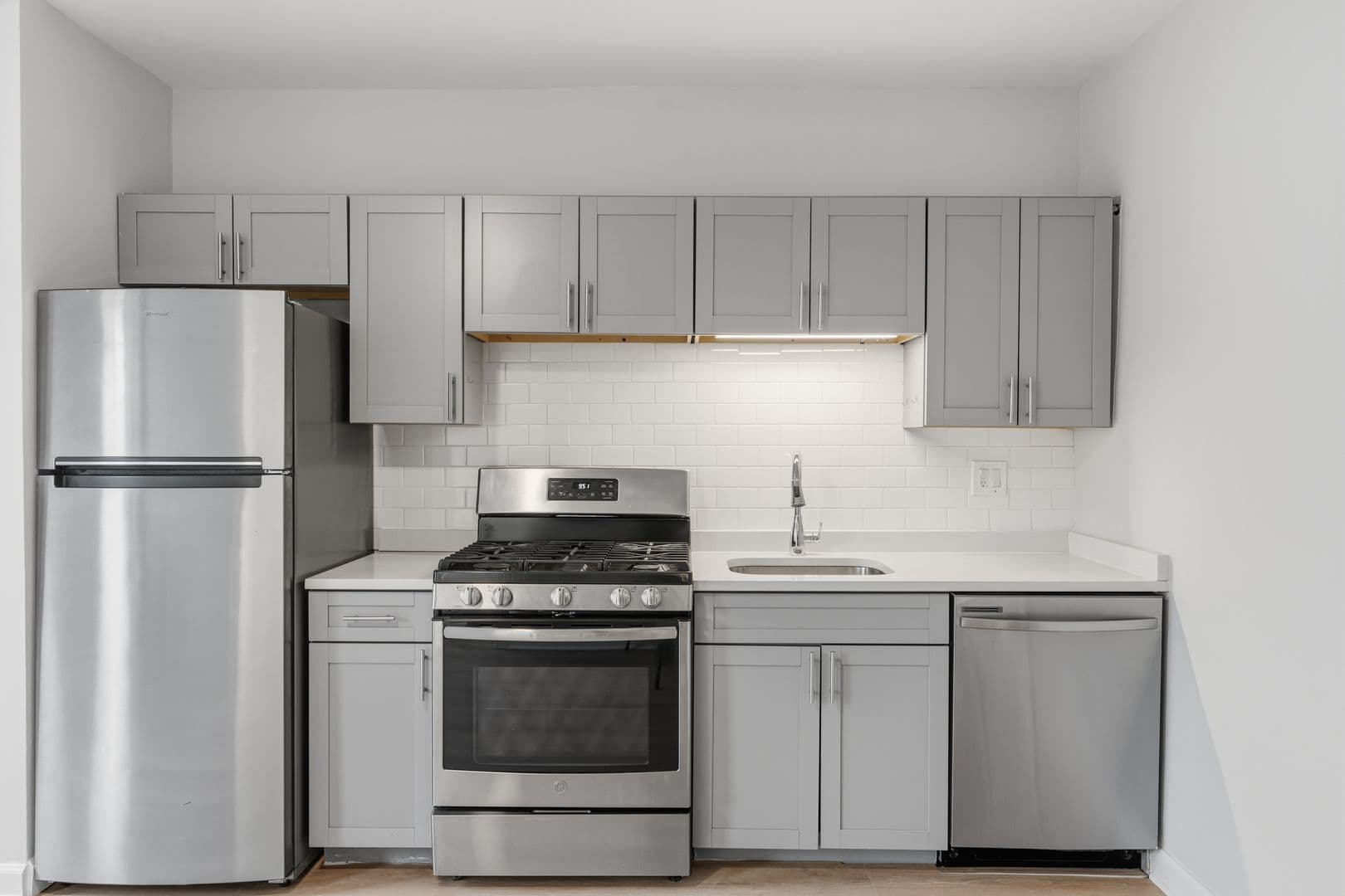 Chicago Apartment: 5710 N Winthrop
