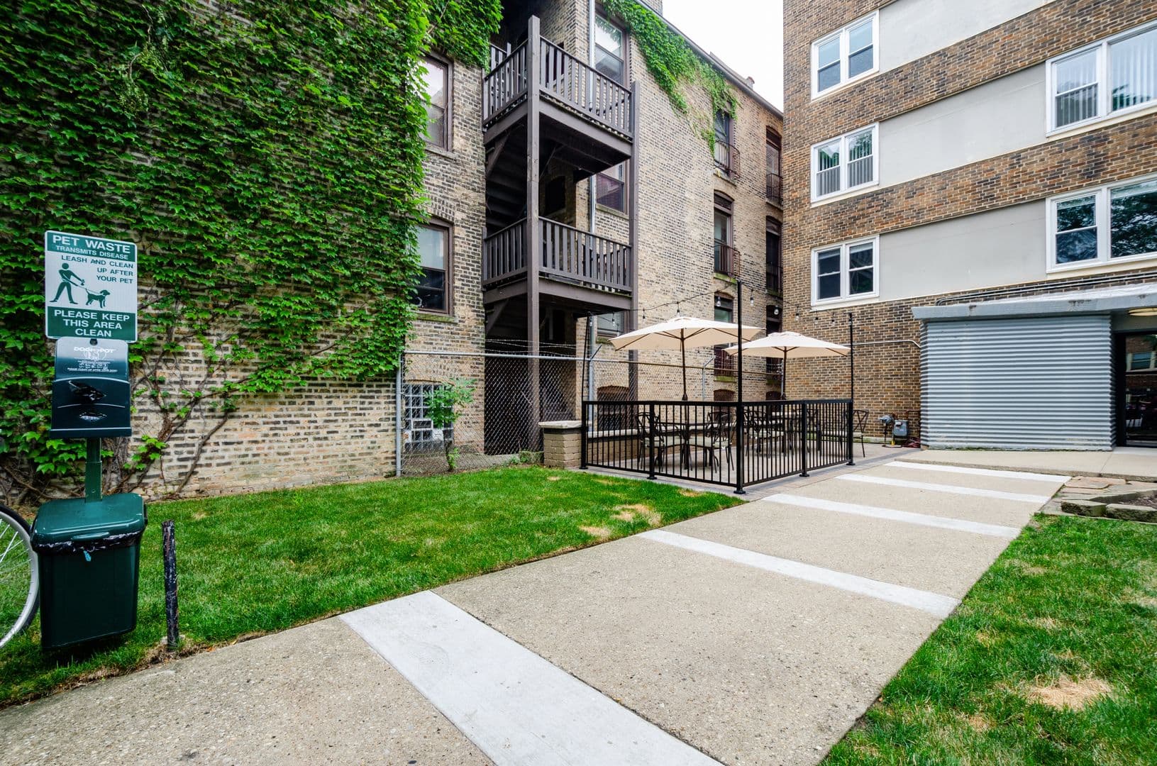 Chicago Apartment: 7710 N Sheridan Rd