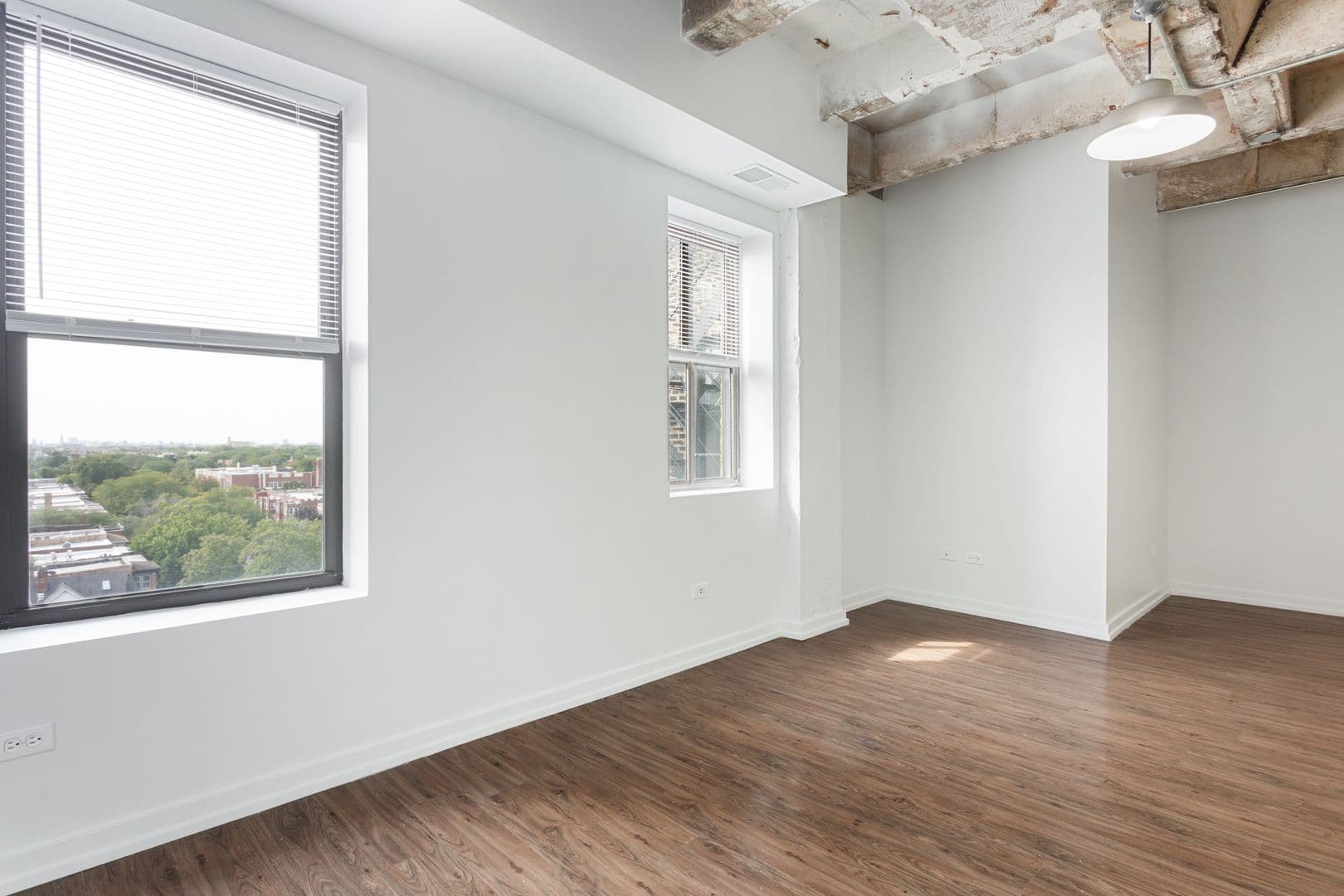 Chicago Apartment: 1325 W Wilson Avenue