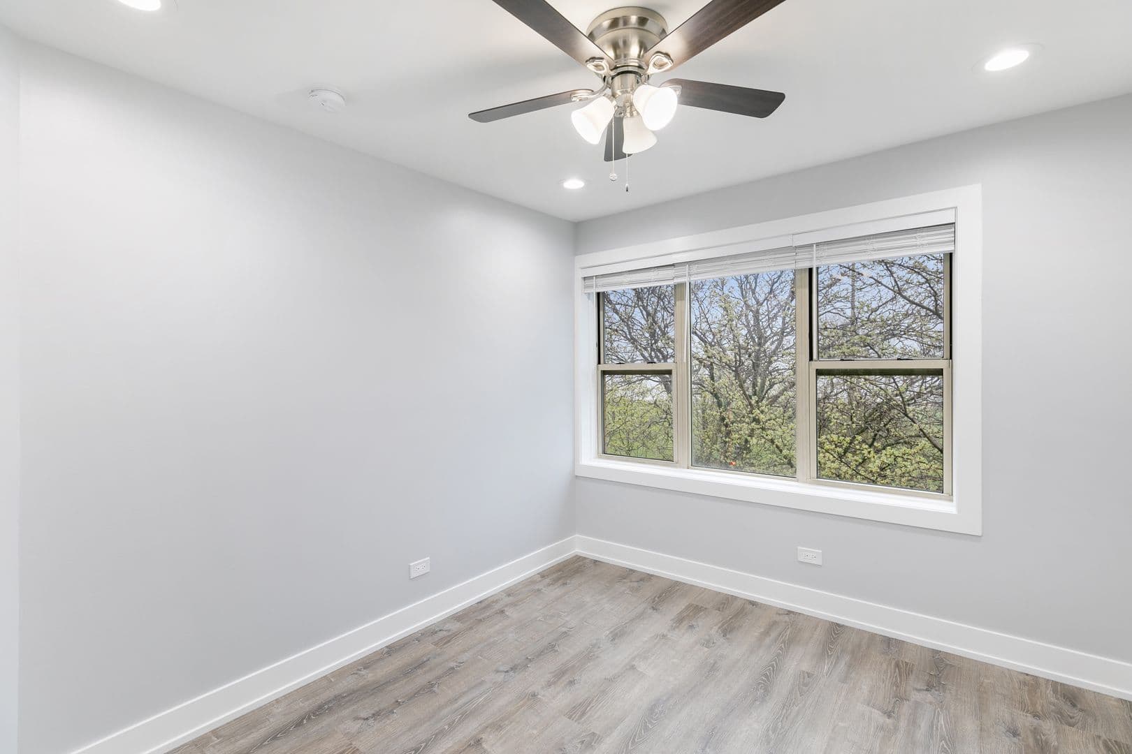 Chicago Apartment: 7070 N Sheridan Rd