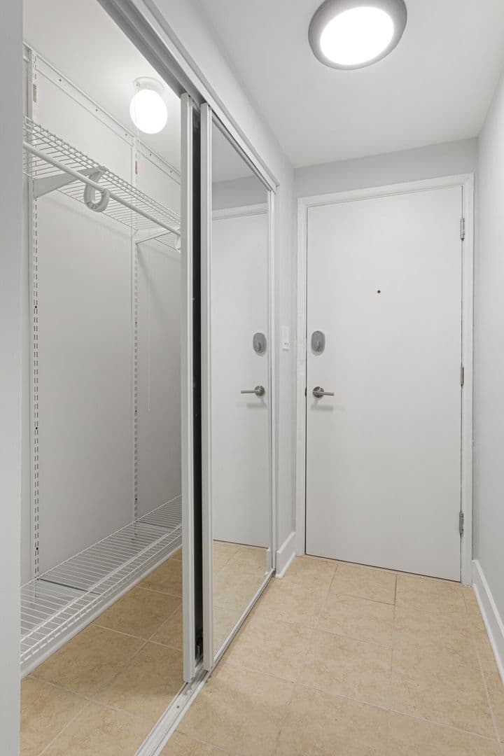 Chicago Apartment: 6758 N. Sheridan Rd.