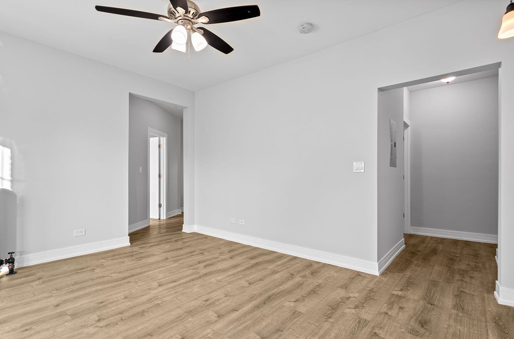 Chicago Apartment: 1902-1908 W Morse Ave