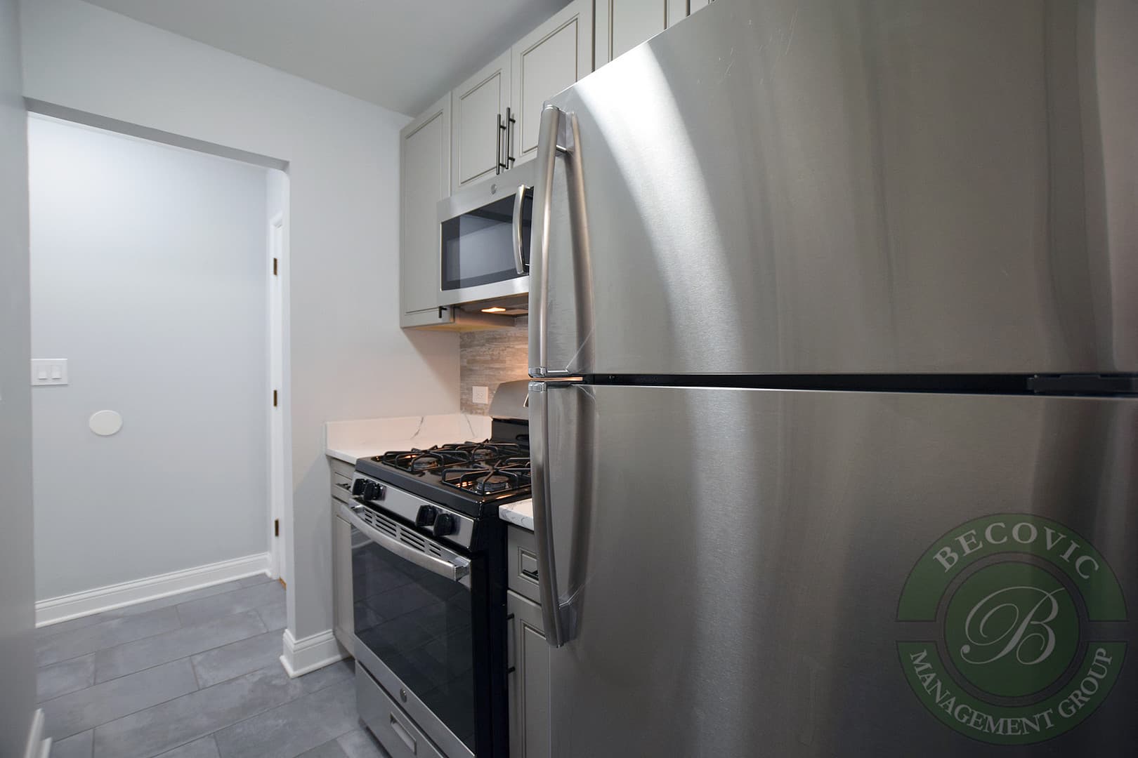 Chicago Apartment: 6201 N Kenmore Ave